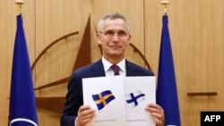 فنلاند و سوئد درخواست رسمی خود را برای عضویت در ناتو ارائه دادند