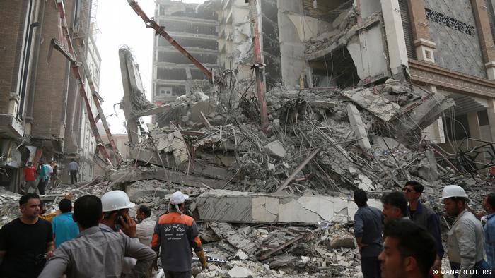 پنج کشته، ۲۸ زخمی و ۸۰ نفر زیر آوار ساختمان متروپل آبادان