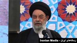 حمله «با چاقو» به امام‌جمعه اصفهان؛ ضارب بازداشت شد