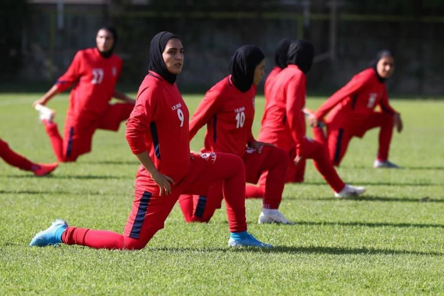 زهرا قنبری دوست دارد در تیم مورد علاقه‌اش بازی کند/ خانم گل لیگ استقلالی است؛ استخدامش کنید!