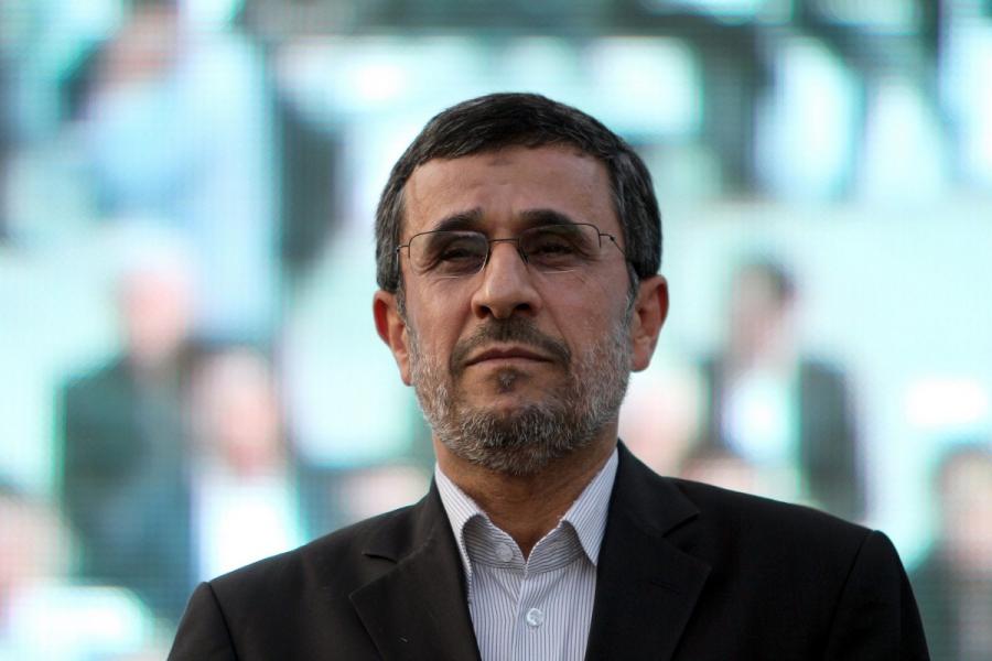 تسلیت احمدی نژاد برای درگذشت روحانی بی‌آلایش