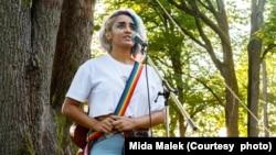 میدا ملک، خواننده و کنشگر حقوق دگرباشان جنسی ‌و جنسیتی: اگر حتی یک نفر را متحول کنم به هدفم رسیده‌ام