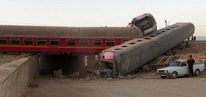 کمیسیون سوانح راه آهن: در حادثه قطار مشهد-یزد لوکوموتیوران مقصر بود 