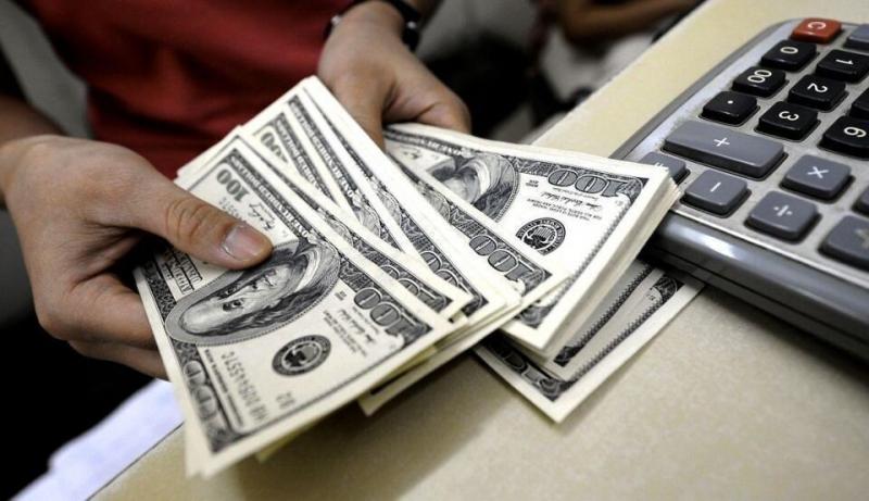 افزایش نسبی قیمت دلار توافقی در صرافی‌ها