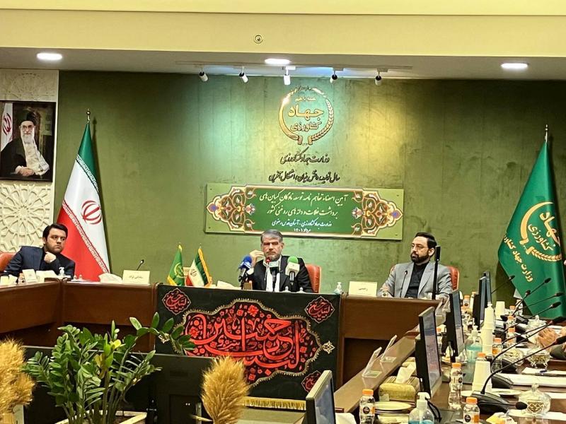 نصف کمباین‌های کشور فرسوده است / از ۴۰۰ هزار دیم‌کار حمایت می‌کنیم