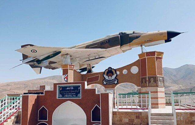 رونمایی از یادمان شهدای خلبان روستای طره نطنز