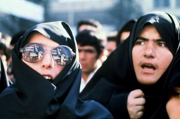 حجاب اجباری در ایران، انتخاب زنان یا خواسته حکومت؟