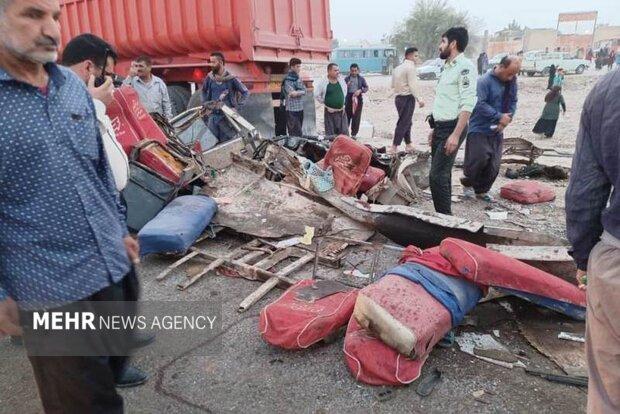 فوتی‌های تصادف مینی بوس کارگران شوشتر به ۱۶ نفر رسید