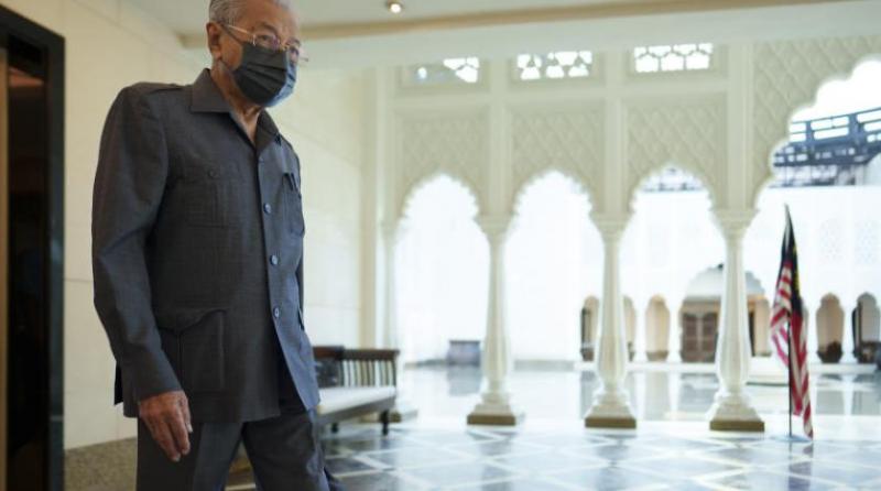 ماهاتیر محمد به بیمارستان منتقل شد