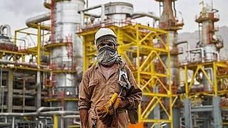 شعارهای سیاسی و اعتراض کارگران پیمانی؛ مروری بر مهم ترین اعتصاب های تاریخ صنعت نفت