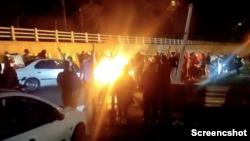 🔴 زنده | جزئیات حوادث مرگبار اوین؛ تهران با فریاد «مرگ بر دیکتاتور» یکشنبه را به پایان رساند