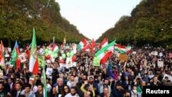 🔴 زنده | اعتراض به جمهوری اسلامی از ایران تا اروپا؛ ۸۰ هزار نفر در برلین تظاهرات کردند