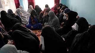 شلاق طالبان بر سر و جان دانشجویان دختری که در بدخشان برقع نداشتند