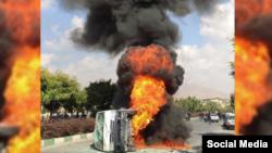  تداوم اعتراضات سراسری؛ شعار معترضان در فولادشهر:«می‌کشم می‌کشم، هر آن که خواهرم کشت.»