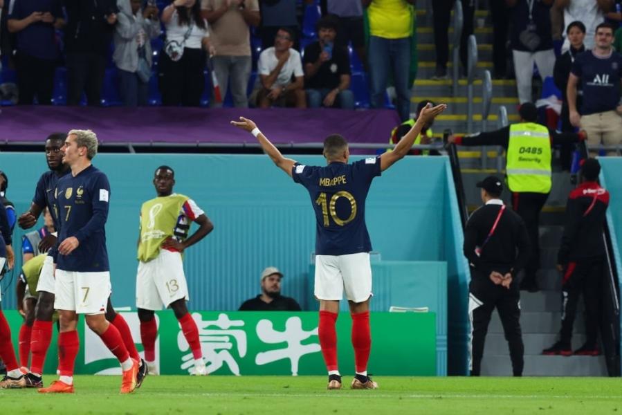 ستاره فرانسه در کنار والنسیا قرار گرفت؛ / امباپه آقای گلی جام جهانی را می‌خواهد (عکس) 