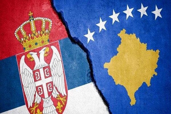 اعتراضات در صربستان/ معترضان پرچم کوزوو را آتش زدند
