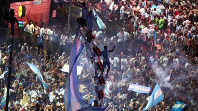 جام جهانی ۲۰۲۲؛ آلبوم عکس جشن قهرمانی مردم آرژانتین
