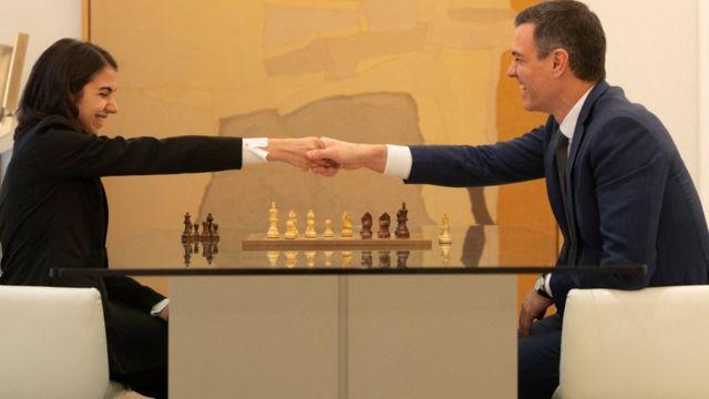سارا خادم شطرنج‌باز ایرانی با نخست وزیر اسپانیا دیدار کرد