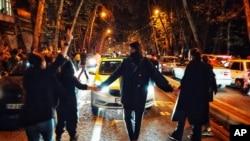 فراخوان چهره‌های مشهور ایرانی و غیرایرانی برای همبستگی جهانی با معترضان ایران