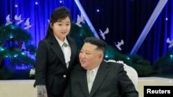 برخلاف تبلیغات درباره دختر رهبر کره‌شمالی؛ کره جنوبی می‌گوید  فرزند ارشد او  پسر است 