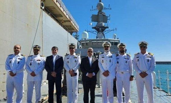 ناوگروه ۸۶ نیروی دریایی ارتش در آفریقای جنوبی پهلو گرفت