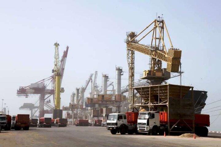 نخستین کشتی کانتینری از بندر امام به چین بارگیری شد