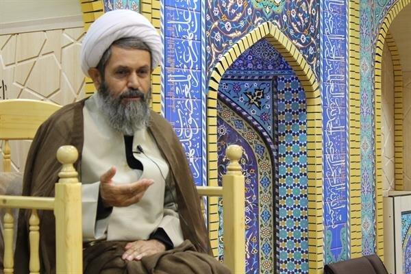 آنچه دین مردم را تضعیف می‌کند،تفکر لیبرال است نه تفکر فقاهت