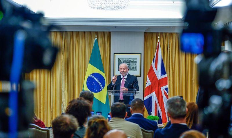 رئیس جمهوری برزیل خواستار آزادی آسانژ شد