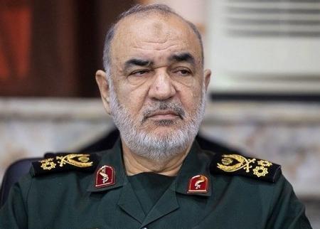 پایگاه هوایی و بالگردی نیروی زمینی سپاه در زاهدان به بهره برداری رسید