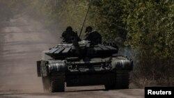 تانک‌های اوکراینی به مواضع روسیه در نزدیکی سولدار حمله کردند