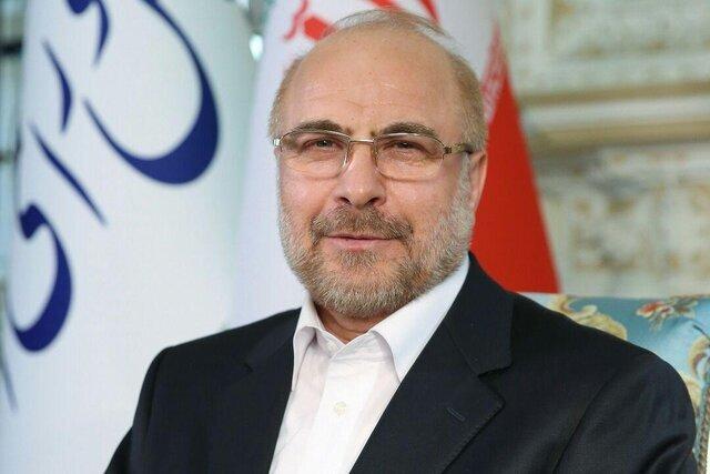 قالیباف به مقام شهدای شهرستان بوئین‌زهرا ادای احترام کرد