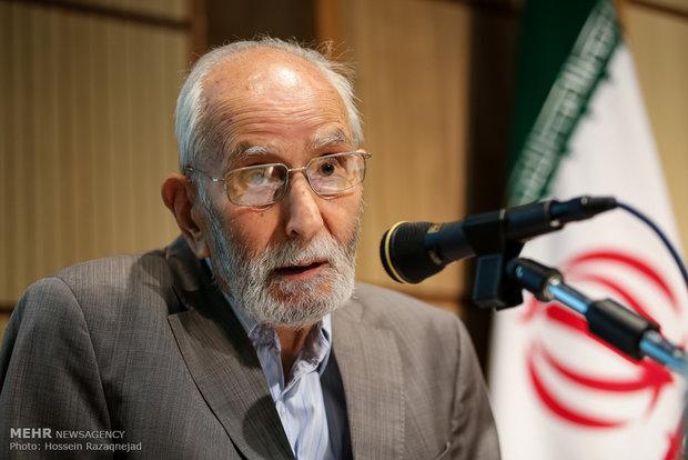 پیری و سالخوردگی مثل عاشقی است