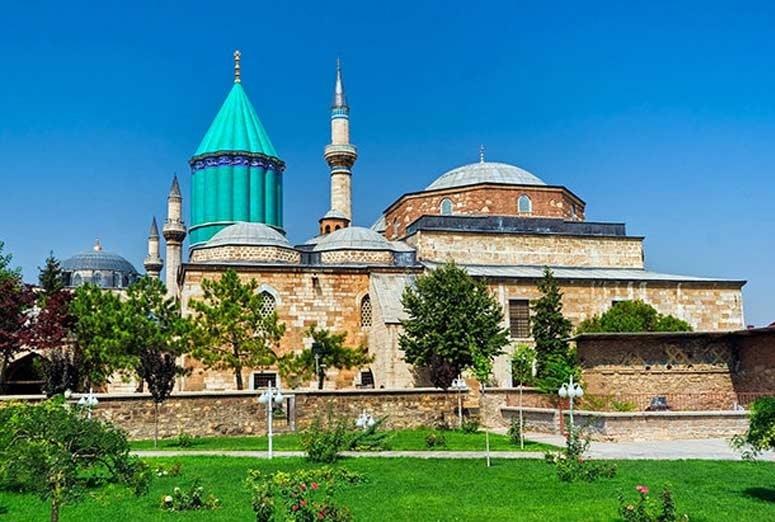 ۷۰۰ نسخه کتاب دستنویس فارسی در موزه مولانا قونیه وجود دارد