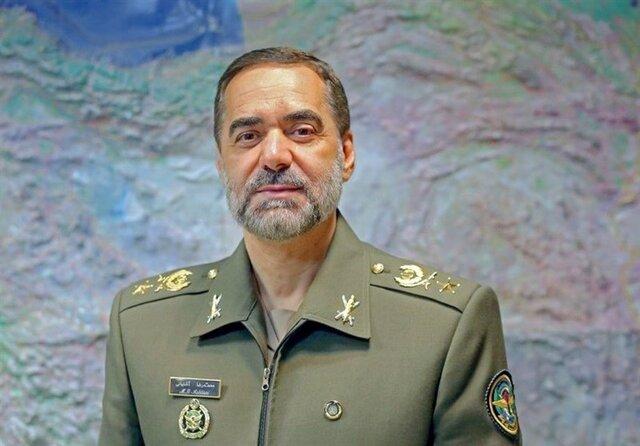 امیر آشتیانی: پیام رونمایی از موشک خرمشهر ۴ حمایت از صلح در منطقه است