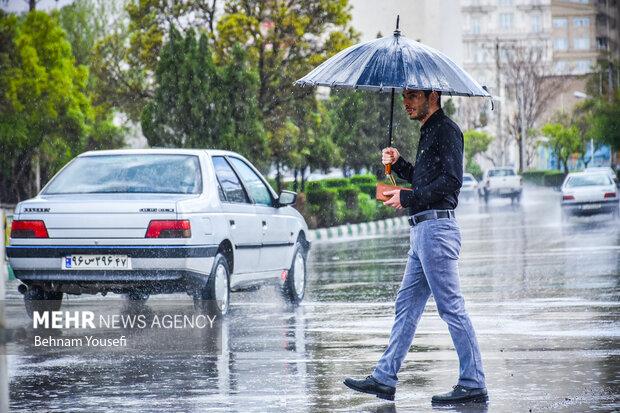 بارش‌های همرفتی اصفهان را فرا می‌گیرد/ کاهش ۲ درجه‌ای دما