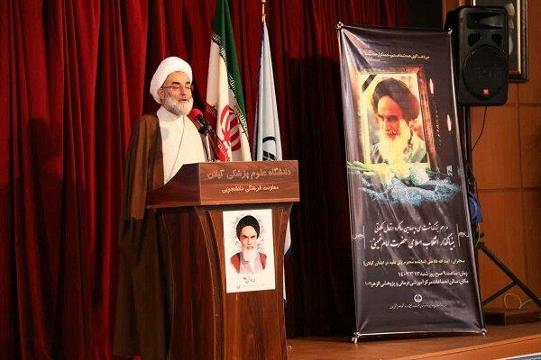 امام خمینی(ره) دارای دانشی سرشار و بینشی عمیق بود