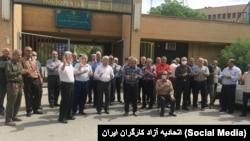 تجمع بازنشستگان مخابرات در دست‌کم هشت استان ایران در اعتراض به وضع معیشت 
