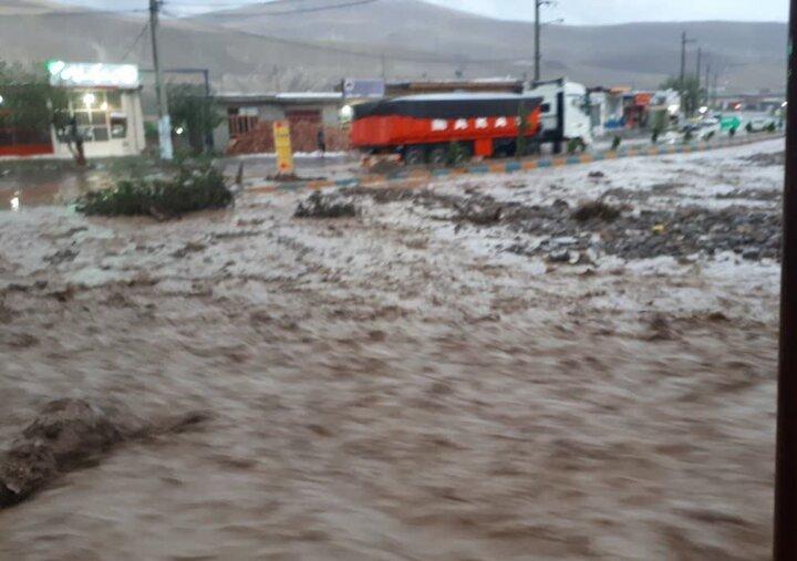 نجات ۴۰ دانش‌آموز از هجوم سیل