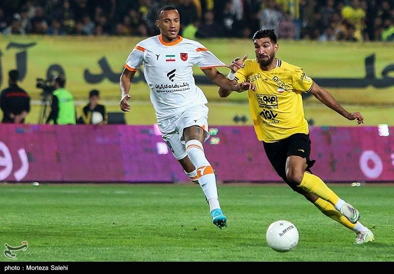 پیشنهادهای خارجی برای شهریار مغانلو؛ سپاهان رضایت می‌دهد؟