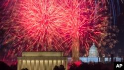 بزرگداشت چهارم ژوئیه؛ آمریکا روز استقلال خود را جشن می‌گیرد