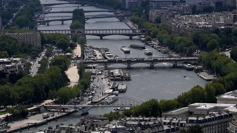 مقامات شهر پاریس پس از ۱۰۰ سال اجازه می‌دهند شناگران در رود سن شنا کنند