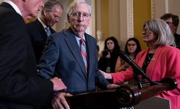 ترک کنفرانس توسط رهبر ۸۱ ساله اقلیت سنای آمریکا