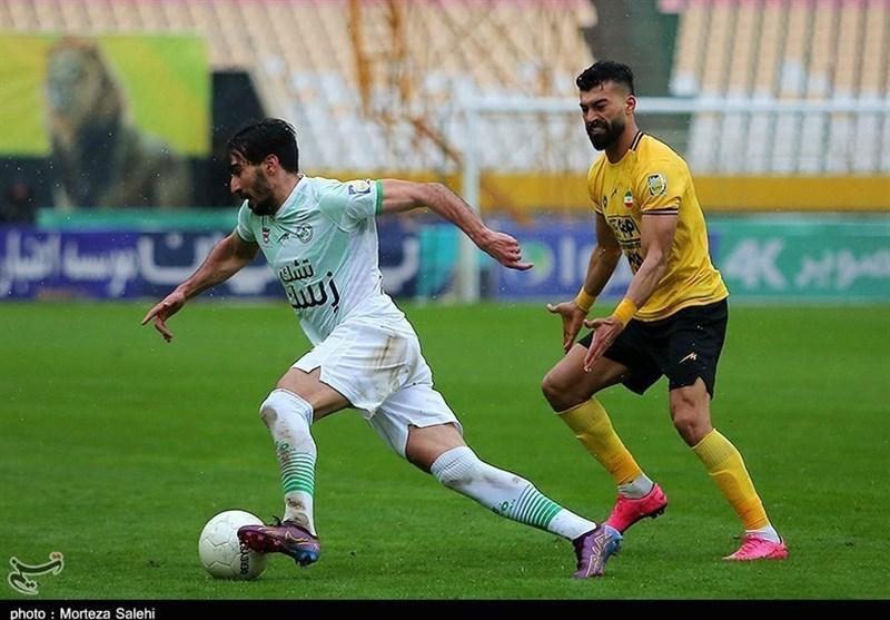 تساوی بدون گل ذوب آهن و سپاهان در پایان نیمه نخست/ مقاومت فولادی سبزپوشان