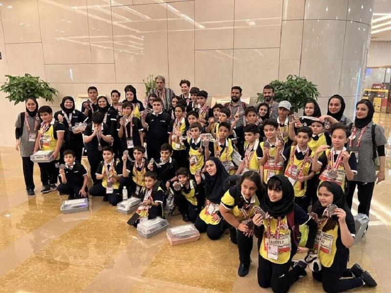 مدال‌آوری تیم دانش آموزی در مسابقات رباتیک پکن