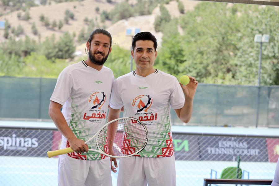 رکورد جهانی یک ایرانی؛ بازی تنیس با پا جای راکت!