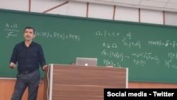 ادامه برخورد با اساتید منتقد دانشگاه‌ها؛ علی شریفی‌زارچی از دانشگاه شریف اخراج شد