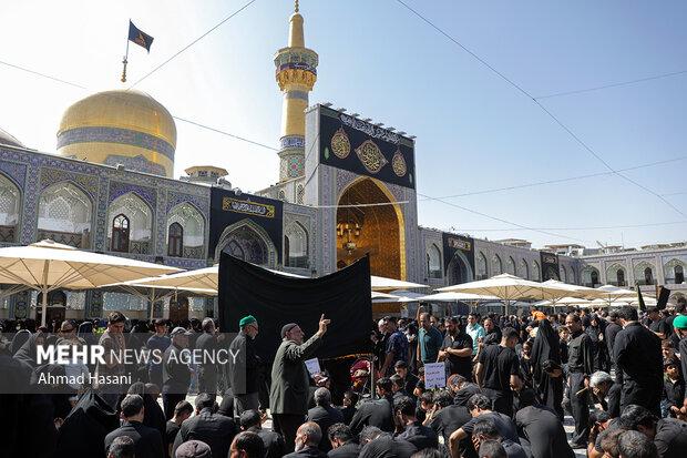 چاووشی خوانی سنتی در حرم امام رضا (ع)