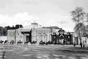 عکسی از سَر در بهارستان پیش از مجلس شدن