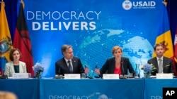 وزیر امور خارجه آمریکا: تصمیم‌هایی مانند مبادله زندانی با ایران «دشوار» هستند