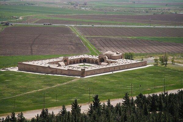 کاروانسرای بیستون جلوه ای از هنر و معماری ایرانی